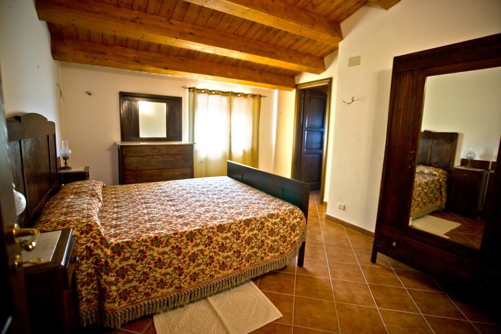 Agriturismo Miracco Atanasio Franco "Il Maniero" Santa Sofia d'Epiro Buitenkant foto